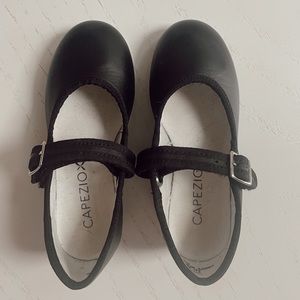 Capezio Mary Jane Black Tap Shoes - like new - girls size 10M